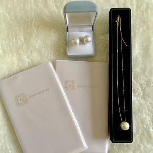 Authentic south sea pearl earring and necklace.